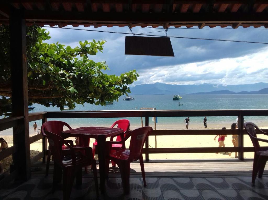 Nena'S Suites Praia de Araçatiba Esterno foto