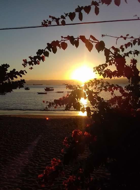 Nena'S Suites Praia de Araçatiba Esterno foto
